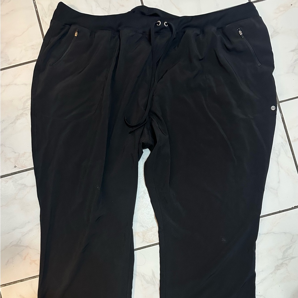 Woman’s Infinity Black Scrub Pants